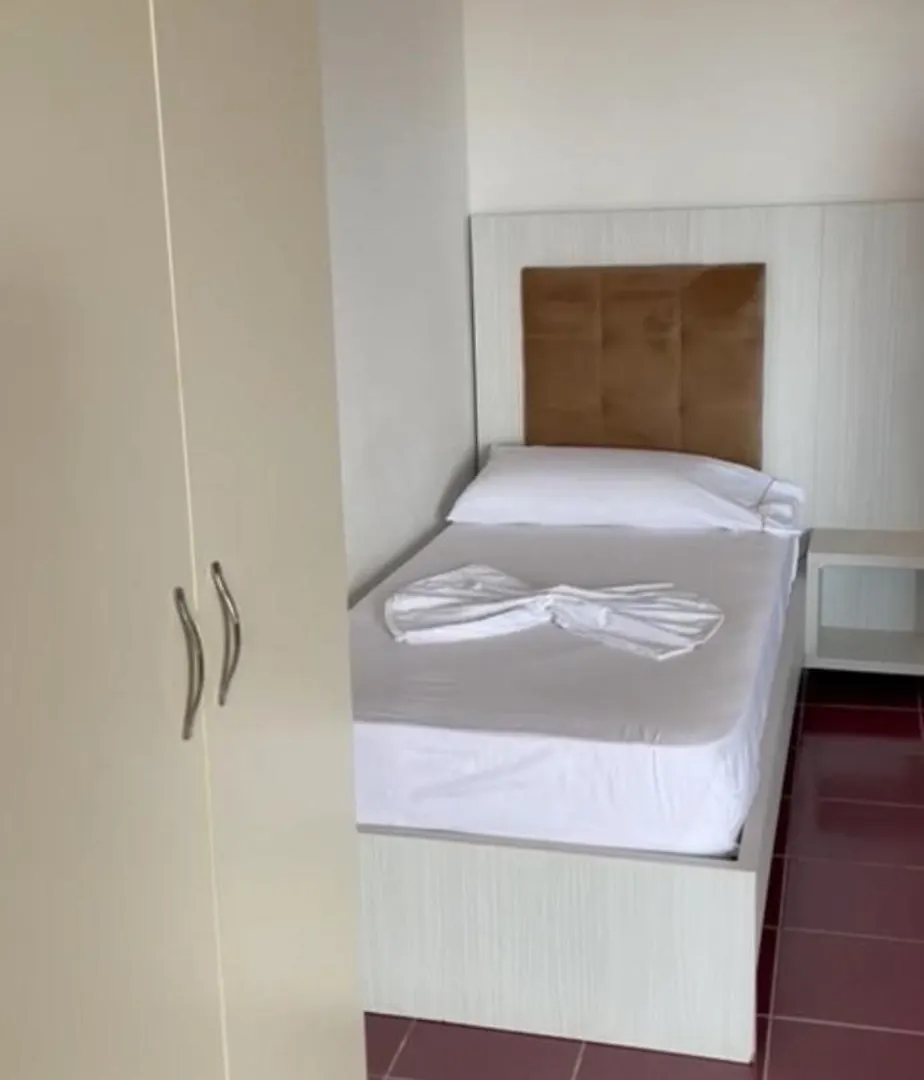 Hotel Gjoleka Velipoje 0*,